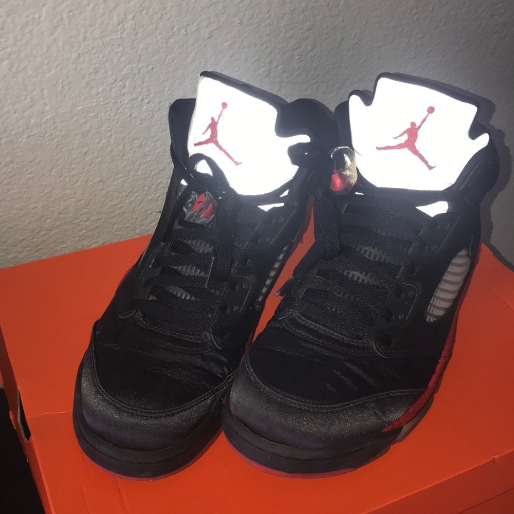 Satin Bred 5 Retro Jordan’s